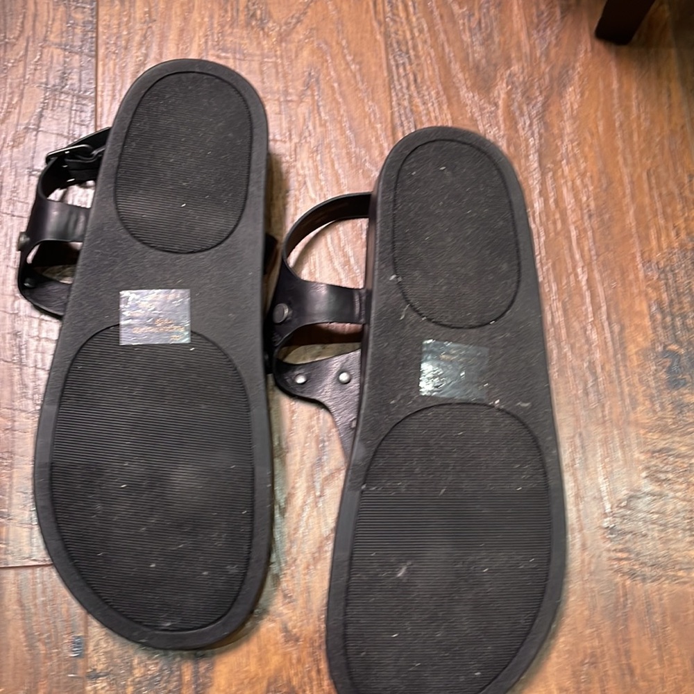 Sandals - Picture 2 of 3